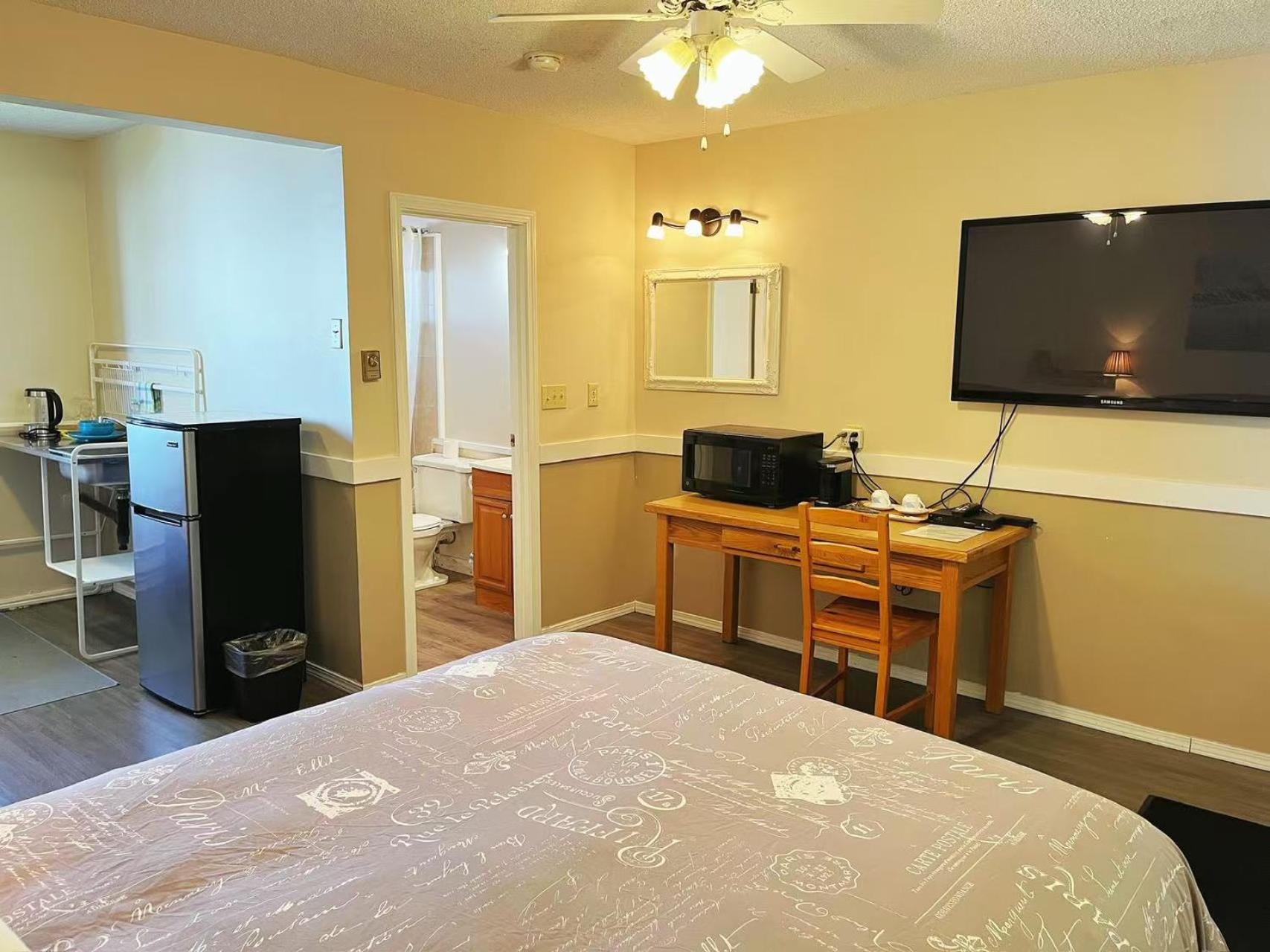 Rivermount Motel Little Fort Bagian luar foto