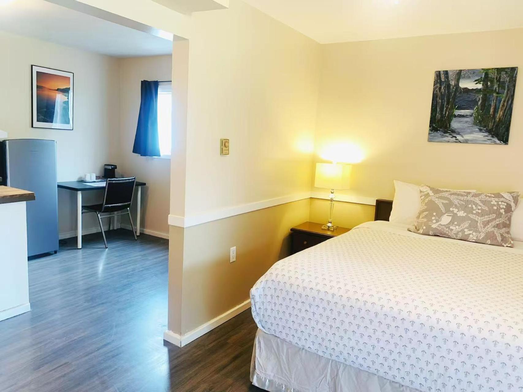 Rivermount Motel Little Fort Bagian luar foto