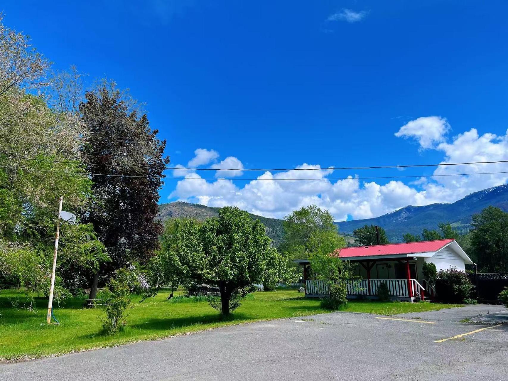 Rivermount Motel Little Fort Bagian luar foto
