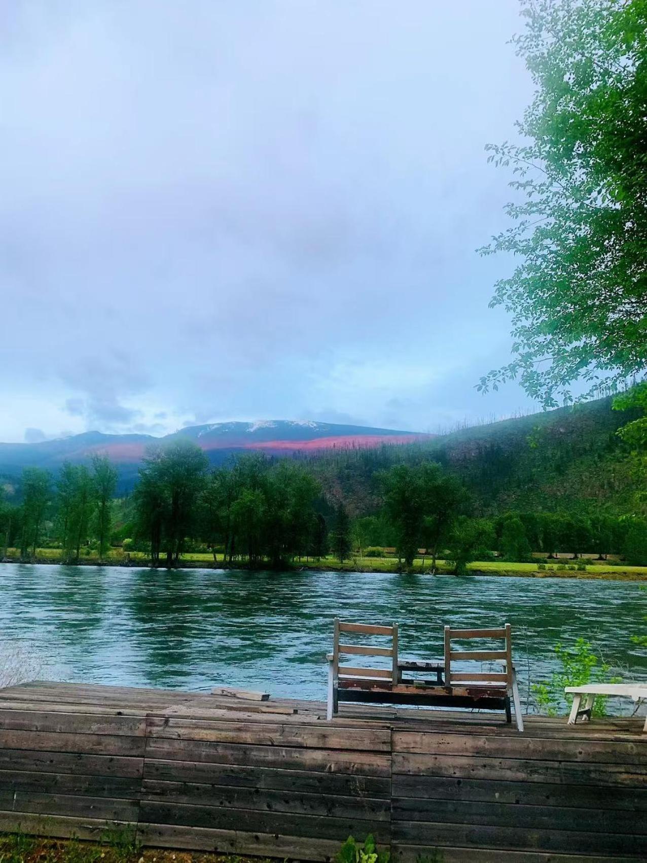 Rivermount Motel Little Fort Bagian luar foto