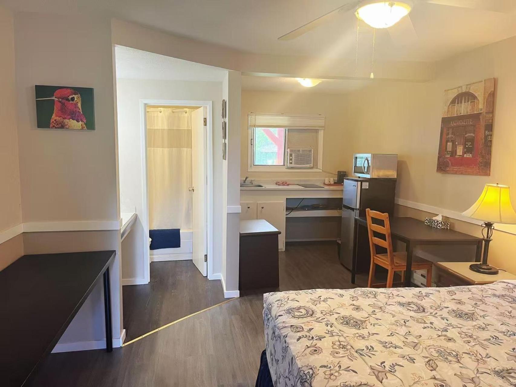 Rivermount Motel Little Fort Bagian luar foto