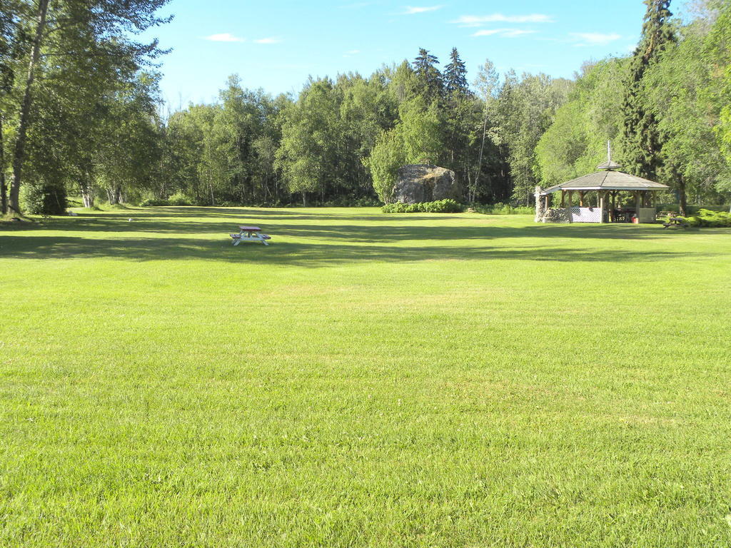 Rivermount Motel Little Fort Bagian luar foto