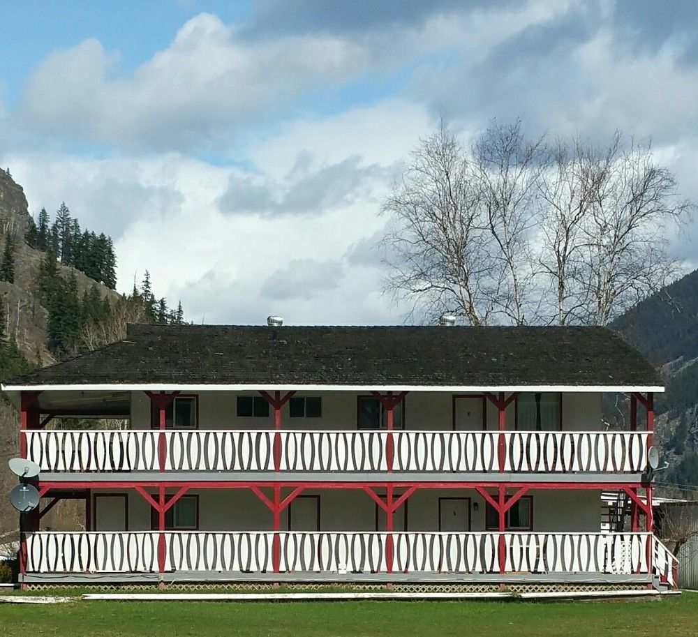 Rivermount Motel Little Fort Bagian luar foto
